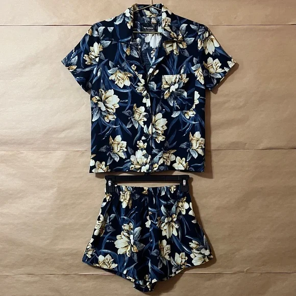 Reformation | Oahu Floral Matching Set Two Piece Button Up Top & Shorts Size XS - Picture 1 of 16